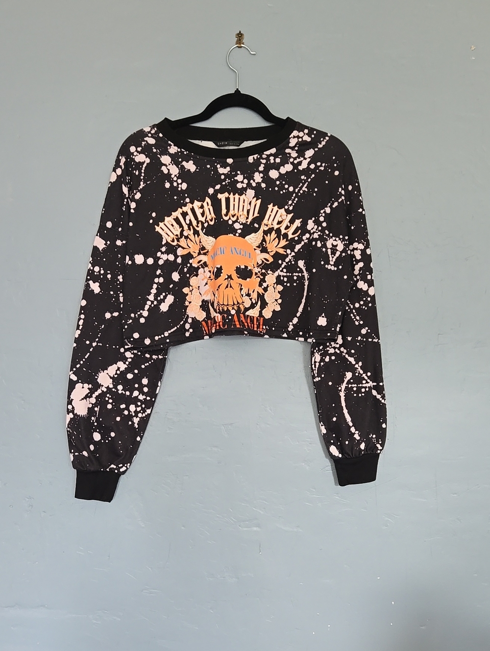 SHEIN Black Cropped Skull Sweatshirt with Pink Splatter
